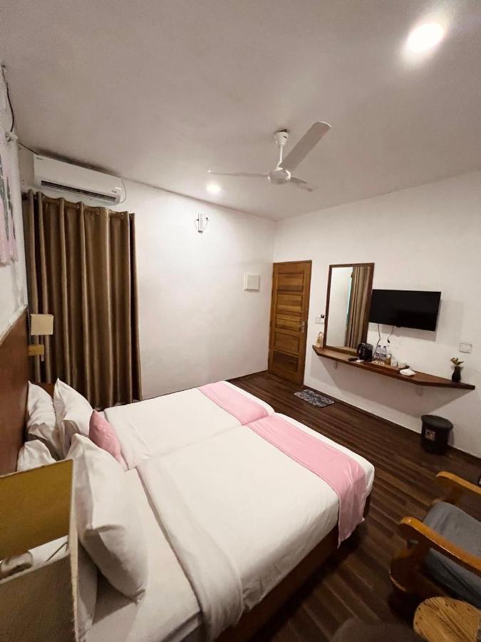 Pearlshine Retreat Maldives Hotel Gulhi Exterior photo