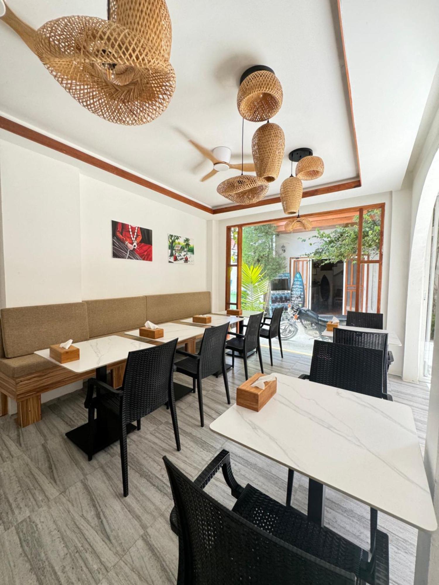 Pearlshine Retreat Maldives Hotel Gulhi Exterior photo
